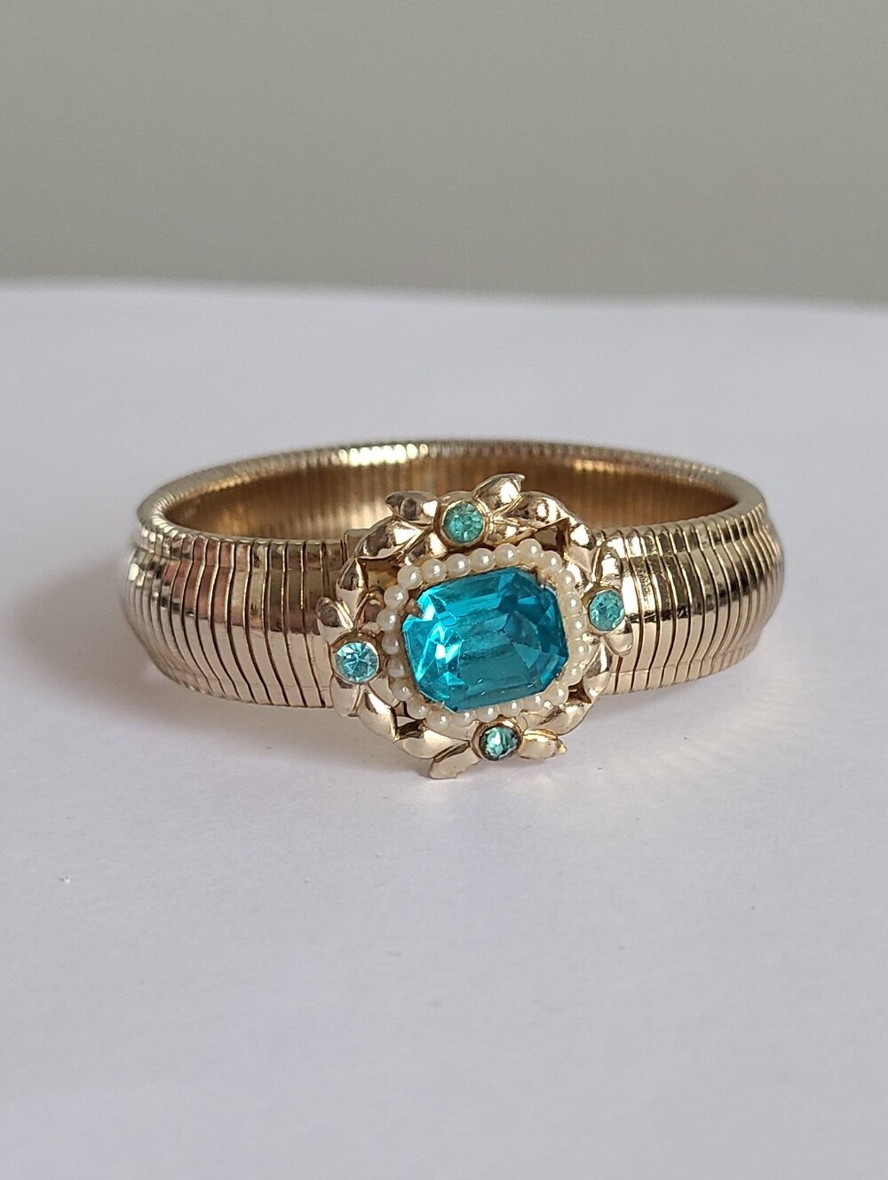 Vintage CORO Gold Tone Aqua Blue Rhinestone Stretch Wide Evening Party Bracelet